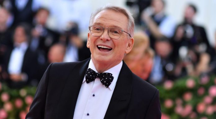 Bob Mackie will receive the 2019 Geoffrey Beene Lifetime Achievement Award from the CFDA