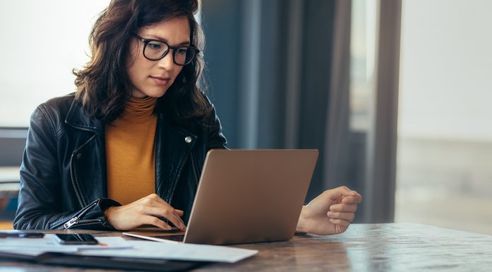How to respond to a rejection email to further your career, according to a professional
