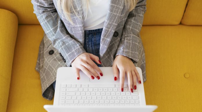 6 signs you’re letting fear dictate your career decisions, according to career experts
