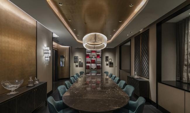 Inside the redesigned Van Cleef & Arpels boutique in Sydney