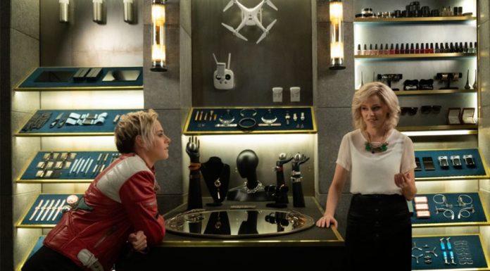 HG Exclusive: Kristen Stewart and Elizabeth Banks on the ass-kicking, feminist AF Charlie’s Angels