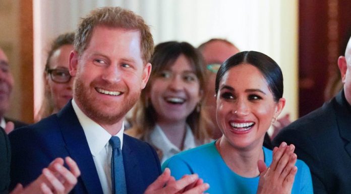 This man proposed in front of Prince Harry and Meghan Markle, and Meghan couldn’t handle the cuteness