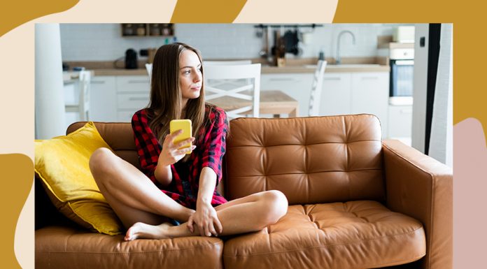 Here’s how experts say to reach out after a friendship sours