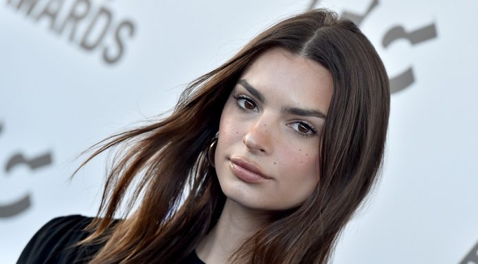 Emily Ratajkowski is a blonde now, and it looks INCREDIBLE